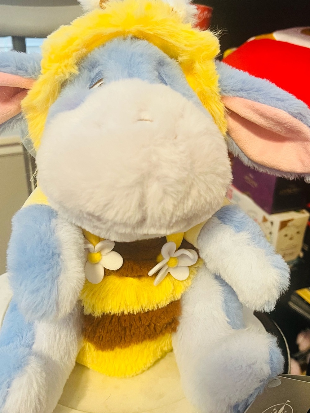 New Tokyo Disney Eeyore Bee Plush w tag